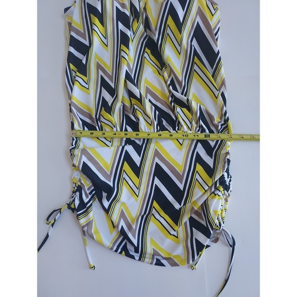 NWOT Ladies Chevron Underwire Bra Top Adjustable Length Swimsuit Top Size Large - Picture 4 of 8